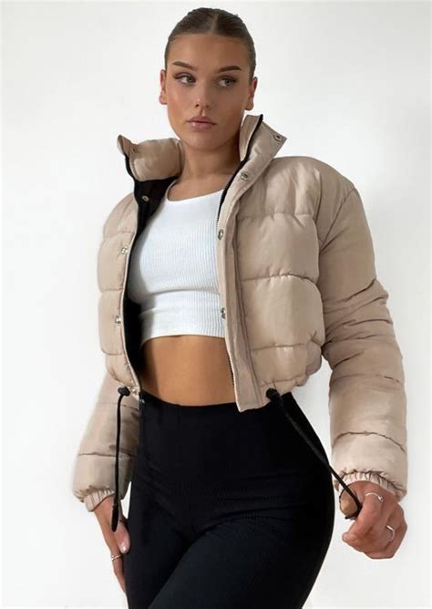 Pin By Ania ️ On Cute Summer Outfits Cropped Jacket Outfit Puffer Jacket Outfit Puffer Outfit