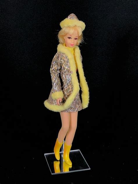 Lot VINTAGE BLONDE TWIST N TURN FRANCIE IN TAGGED 1245 SNAKE