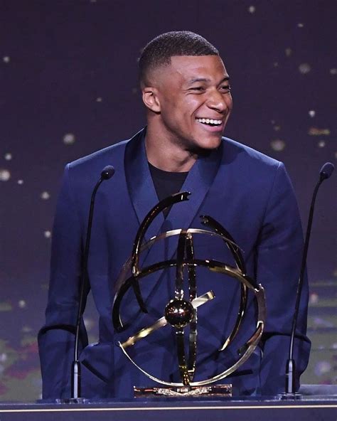 Gq France On Twitter Kylian Mbappé A été élu Meilleur Joueur De La Saison En Ligue 1 Par Ses