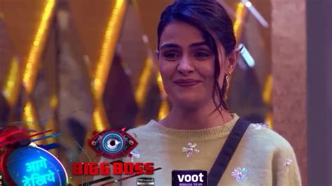 Biggboss 16 OMG Priyanka Chahar Choudhary Got Emotional Heard About