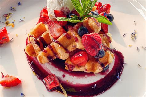 5 Places To Enjoy Bottomless Brunch In Philly