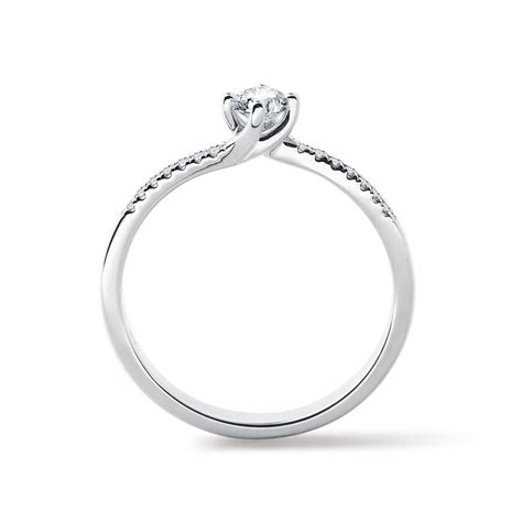 Ring with Shining Diamonds in White Gold | KLENOTA