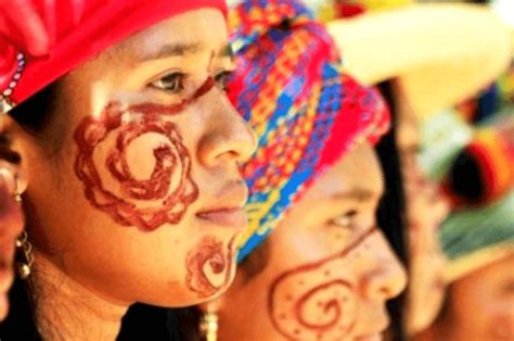 Mujeres Indígenas Protectoras De La Cultura Tradición E Historia Diario RoatÁn