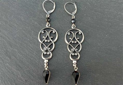 Ohrh Nger Gothic Ornament Mit Schwarzen Tropfen Aus Kristallglas