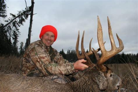 Camp Narrows Lodge Ontario Hunting Whitetail Deer