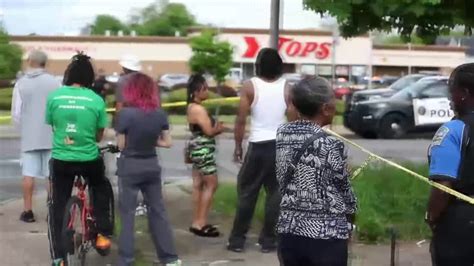 Un Tiroteo Por Motivos Raciales Deja 10 Muertos En Un Supermercado De