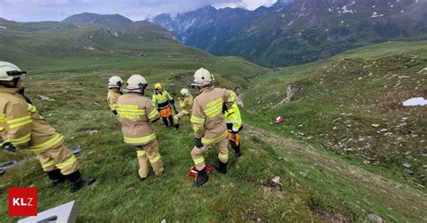 Auf Salzburger Seite Gro Glockner Hochalpenstra E Geparkter Pkw