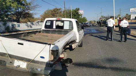 Autom Vil Se Incendia Tras Chocar Por Alcance Contra Camioneta En