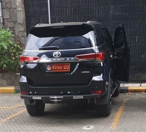 Jubir Prabowo Tanggapi Laporan Mobil Fortuner Pakai Pelat Nomor