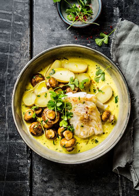 Cabillaud sauce safrané aux champignons et pommes de terre Recette