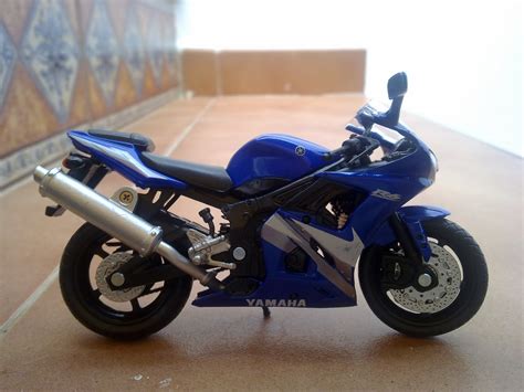 Colecci N Motos Escala Yamaha Yzf R