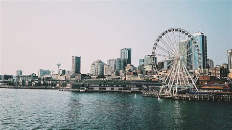 Cruise the Seattle Waterfront — Oasis Luxury Yacht Charters, Seattle