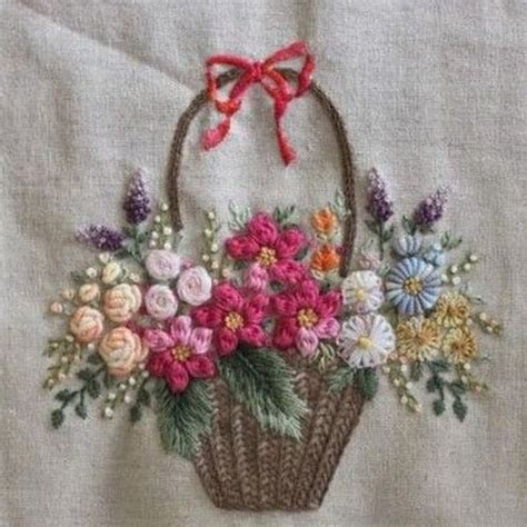 Pin By Lucie Chaachoui On Modele De Broderie Floral Embroidery