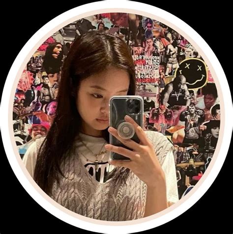 Jennie Pfp