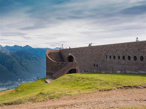 Kirche Santa Maria Degli Angeli Monte Tamaro Von Mario Botta Tessin