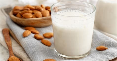 Is Almond Milk Keto Friendly Or Too High In Carb