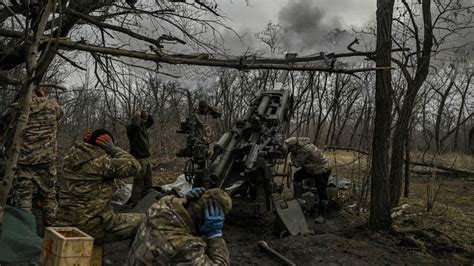 俄烏戰爭｜兩軍血戰巴赫姆特 烏軍：俄軍24小時內有逾500人死傷 新浪香港