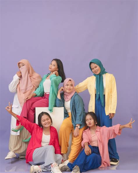 Pin Oleh Noreen Di Poses Foto Grup Pose Pemotretan Pemotretan