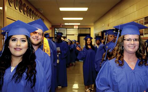 Minnesota West announces graduation schedules - The Globe | News ...