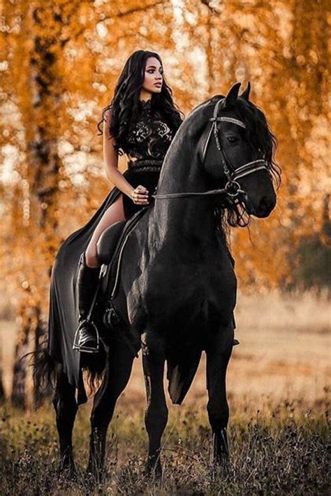 𝒹𝓌𝒾𝓋𝑒𝒹𝒾𝒾 Horse Girl Photography Woman Riding Horse Horse