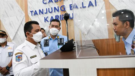 Tahun Dihentikan Gubernur Ansar Lepas Pelayaran Perdana Karimun