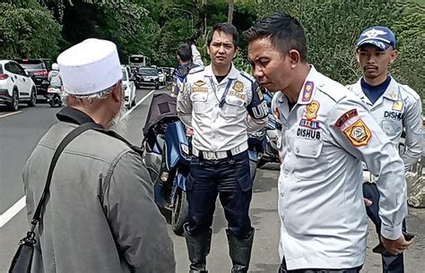 Marak Pungli Dan Parkir Liar Di Puncak Bogor Dishub Lakukan Patroli