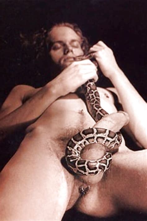 Naked Man And Snake Xxx Porn