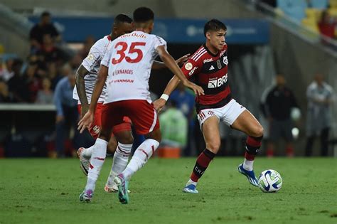 Rossi Varela Wesley Fabr Cio Bruno L O Pereira Rodrigo Caio