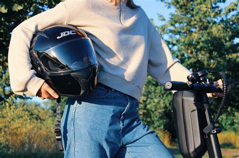 Electric Scooter Helmet Selection - The Ultimate Guide