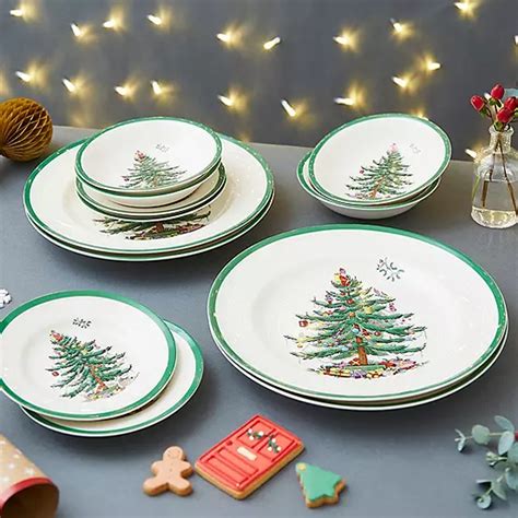 Spode Christmas Tree 12 Piece Set Freemans