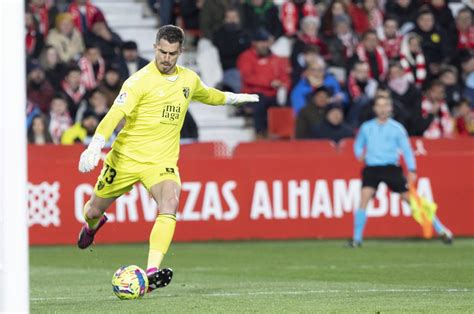 Oficial El Sporting Confirma El Fichaje De Rub N Y Ez