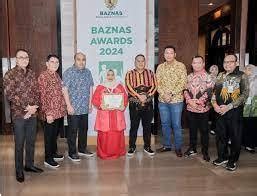 Bupati Bengkalis Terima Penghargaan Baznas Award 2024