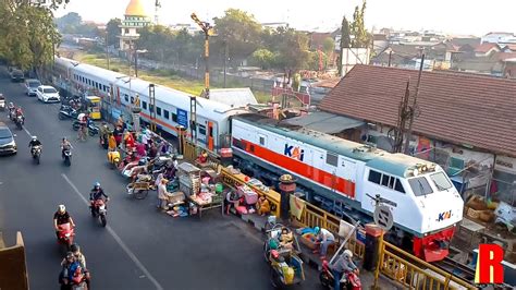 Ramai Kereta Api Sejak Subuh Hunting Kereta Api Di Perlintasan Pasar