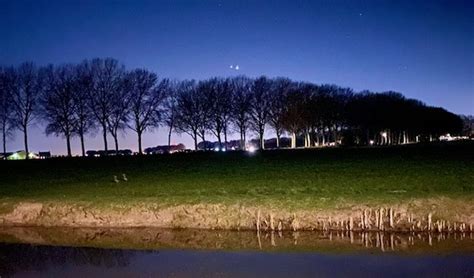 Jupiter En Venus Naast Elkaar Boven De Achterdijk In Werkhoven