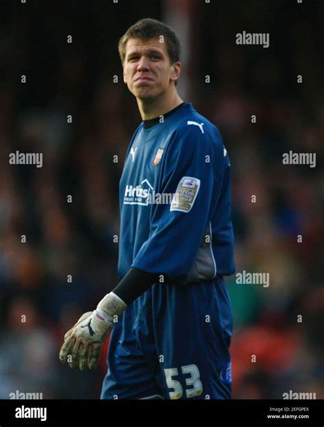 Szczesny Brentford Hi Res Stock Photography And Images Alamy