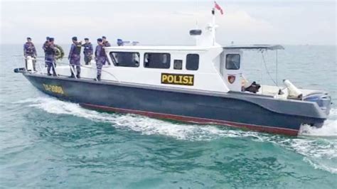 Kapal Milik Polri Tni Dan Basarnas Disiagakan Di Event F Powerboat