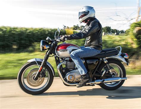 2016 Triumph Bonneville T120 Motorcycle Review & Road Test | Cycle World