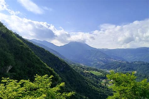 Valle Imagna Lincantevole Paesaggio Della Valle Imagna B Flickr