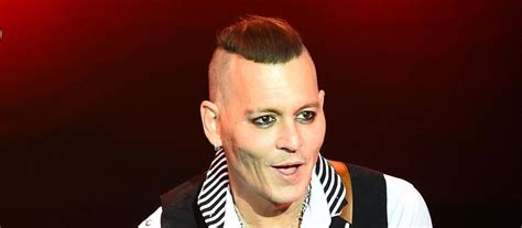 PHOTOS Johnny Depp méconnaissable le sex symbol a bien changé