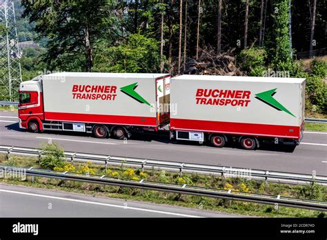 Refrigerated Lorry Truck Transport Fotos Und Bildmaterial In Hoher