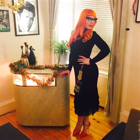 Choosing the perfect Christmas Party Dress. - Forever Yours, Betty