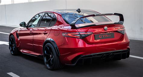 Sexy New Alfa Romeo Giulia GTA And GTAm Coming With 532 HP, Less Weight ...