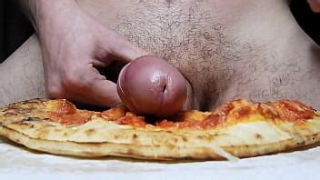 Gran Pizza De Salchicha Con DOBLE Carga De Semen XVIDEOS