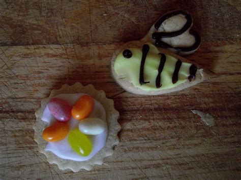 Dotty Textiles Bumble Bee Biscuits