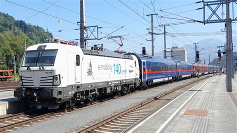 Der neue ÖBB Railjet Nightjet auf Testfahrt bei der Durchfahrt in