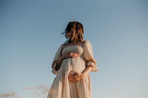 Summer Sunset Maternity Shoot With Shae And Evan Daring Wanderer