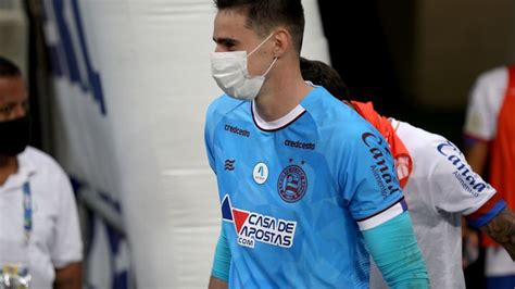 Goleiro Celebra Estreia Pelo Bahia Ap S Quase Dois Anos De Espera