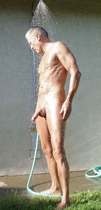 Naked In Outdoor Showers Page LPSG