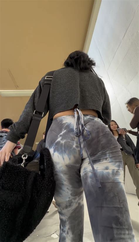 Amazing Ass On This Latina In Flares Not Oc Spandex Leggings