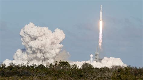 Watch the SpaceX Falcon Heavy Launch - The New York Times